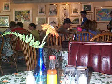 dining_room_withpeople.jpg (22629 bytes)